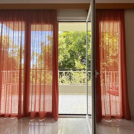 Villa George Adelianos Kampos